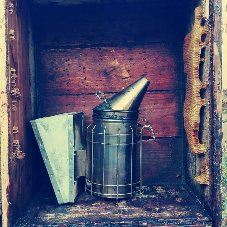 RiaanHendricks Bee Smoker